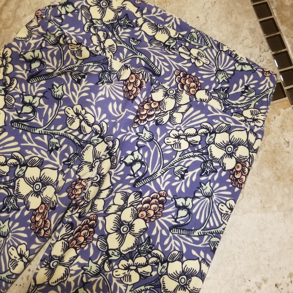 EUC Lularoe Leggings One size/small - Picture 2 of 3